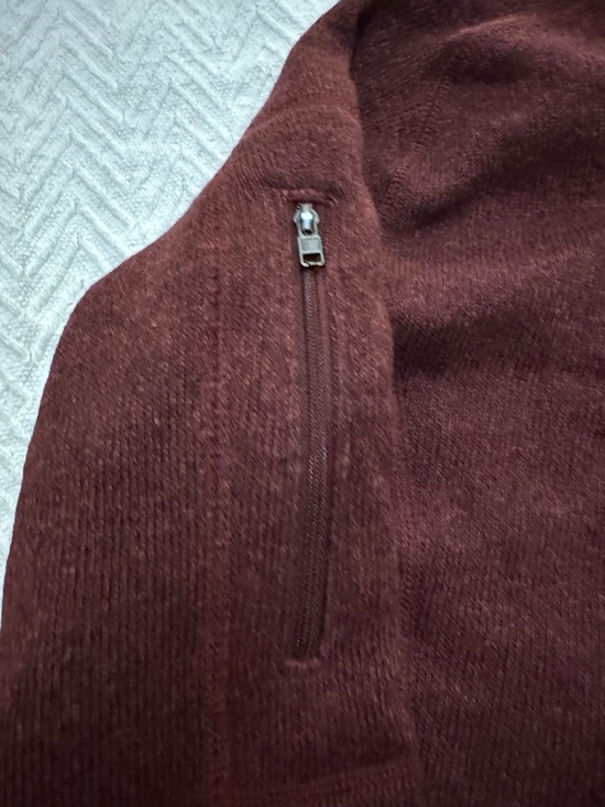 Patagonia Better sweater women’s 1/4  zip  in Deep Maroon - Picture 5 of 6